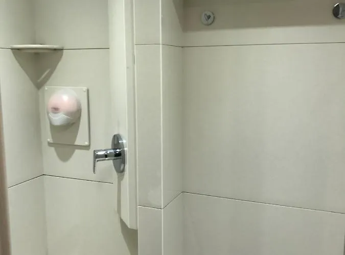 Red Light Couette-café 3*